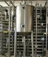 Деаэратор для удаления воздуха и газов из жидких продуктов